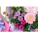 kytice hortenzií a germín ve vodním balení